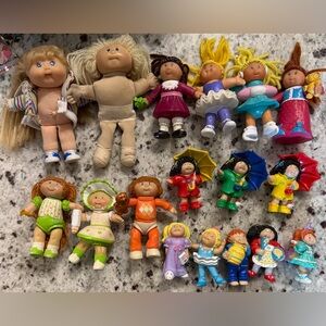 Lot of 17 Vintage Cabbage Patch Kids Figurines & Mini Dolls